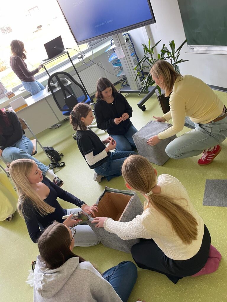 aea250d3-6243-4e66-98ca-f903cda37525